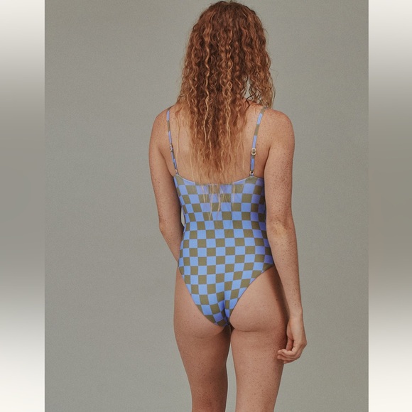 Acacia Swimwear Suki Full Piece Ahunui Pink and Red Floral Swimsuit Medium NWT - Picture 6 of 8